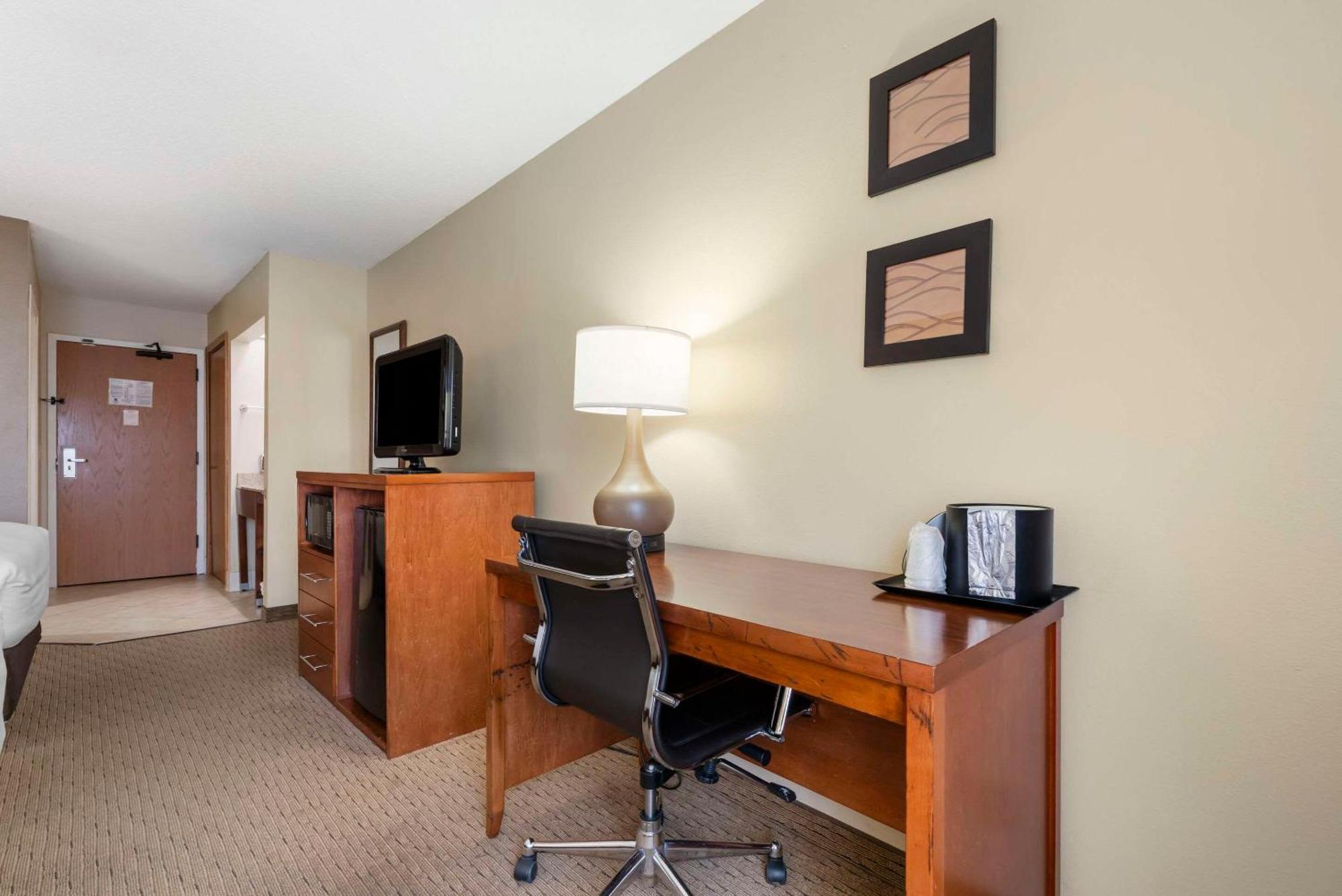 Comfort Inn & Suites Black River Falls I-94 Dış mekan fotoğraf