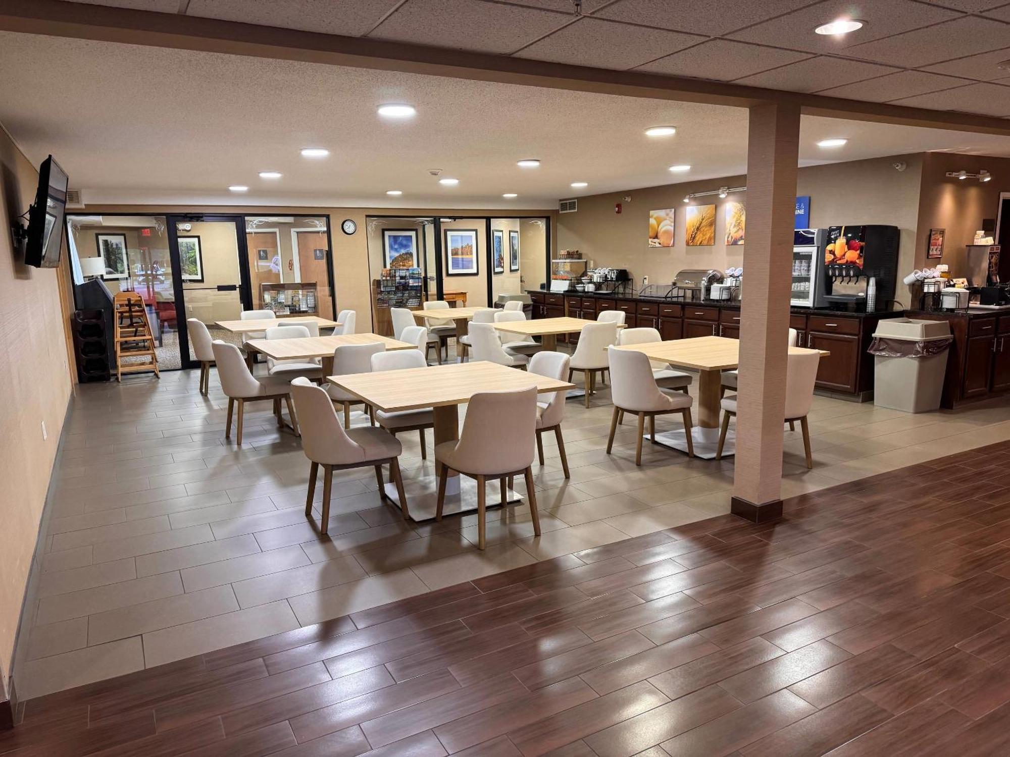 Comfort Inn & Suites Black River Falls I-94 Dış mekan fotoğraf